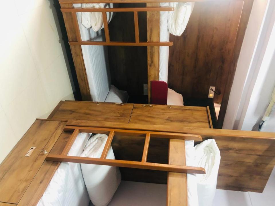 מומביי Everest Stays Rooms And Dormitory מראה חיצוני תמונה