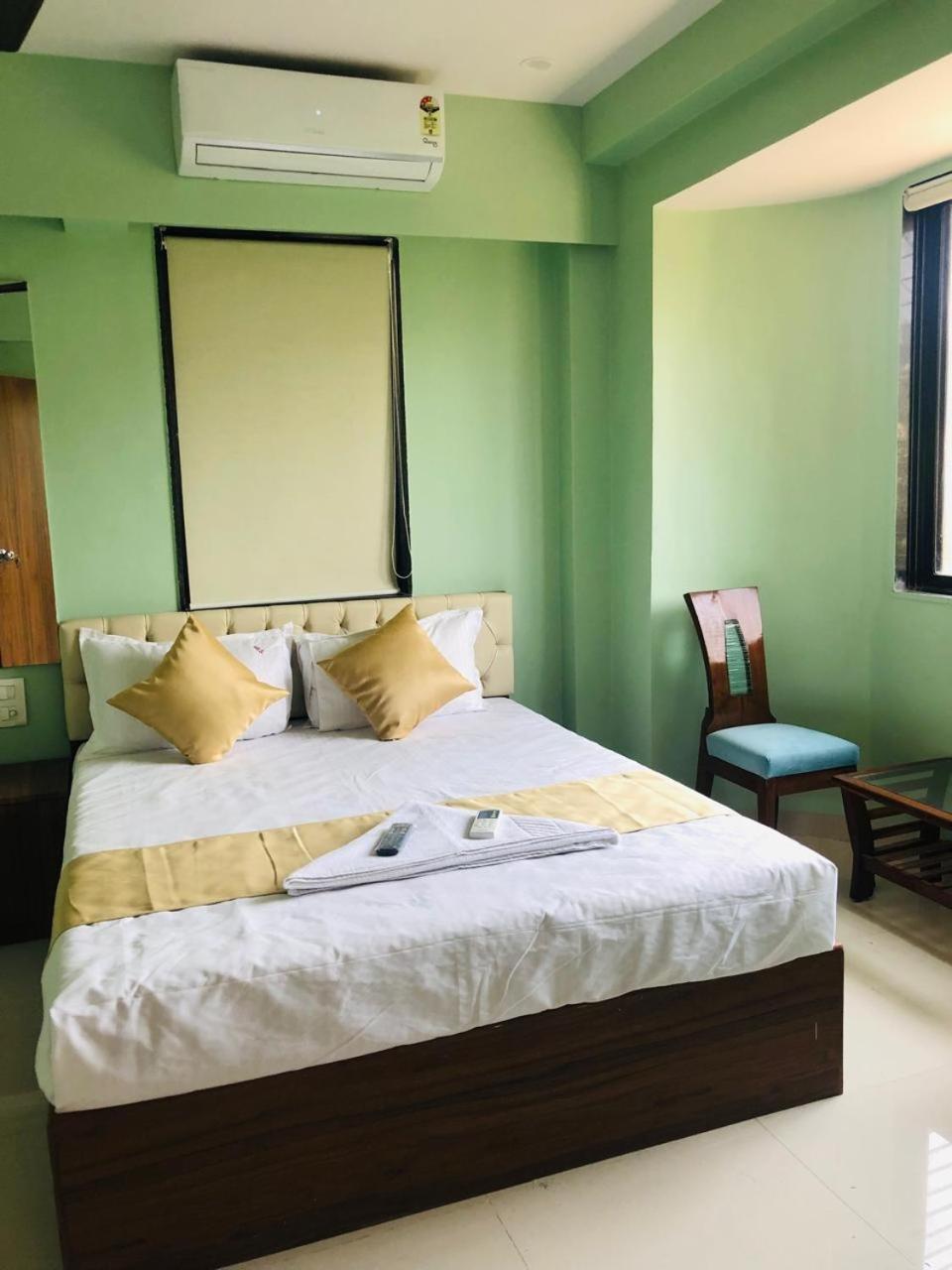 מומביי Everest Stays Rooms And Dormitory מראה חיצוני תמונה